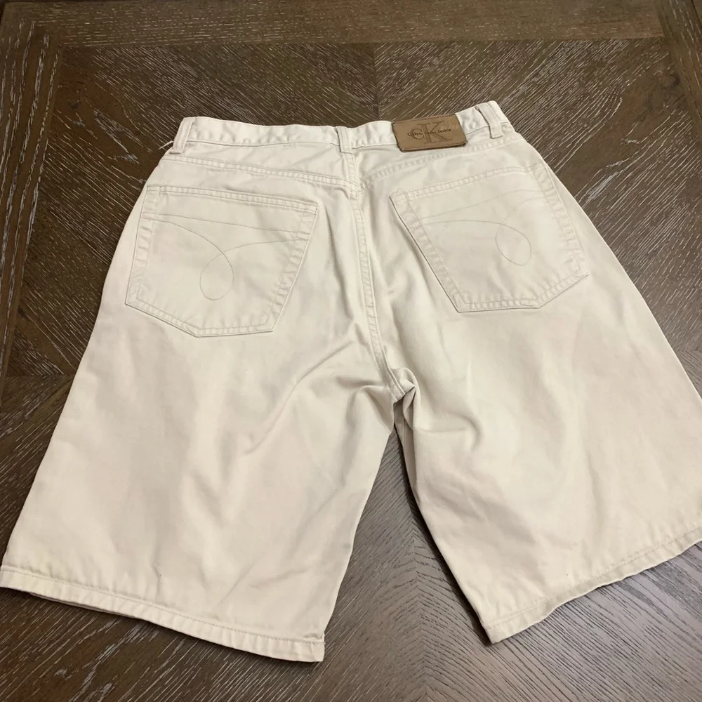 Vintage Y2K Calvin Klein stone + enzyme wash denim shorts Size 31